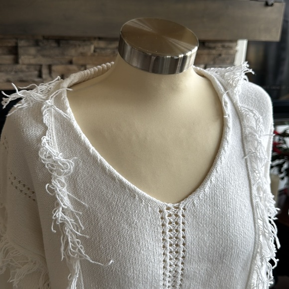 White Crow Treat me tender fringe knit sweater - Picture 5 of 10